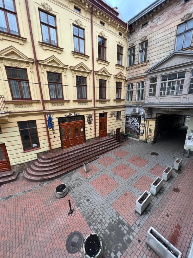 Апартаменти В Самому Центрі Львова В Проїзді Крива Липа Екстер'єр фото